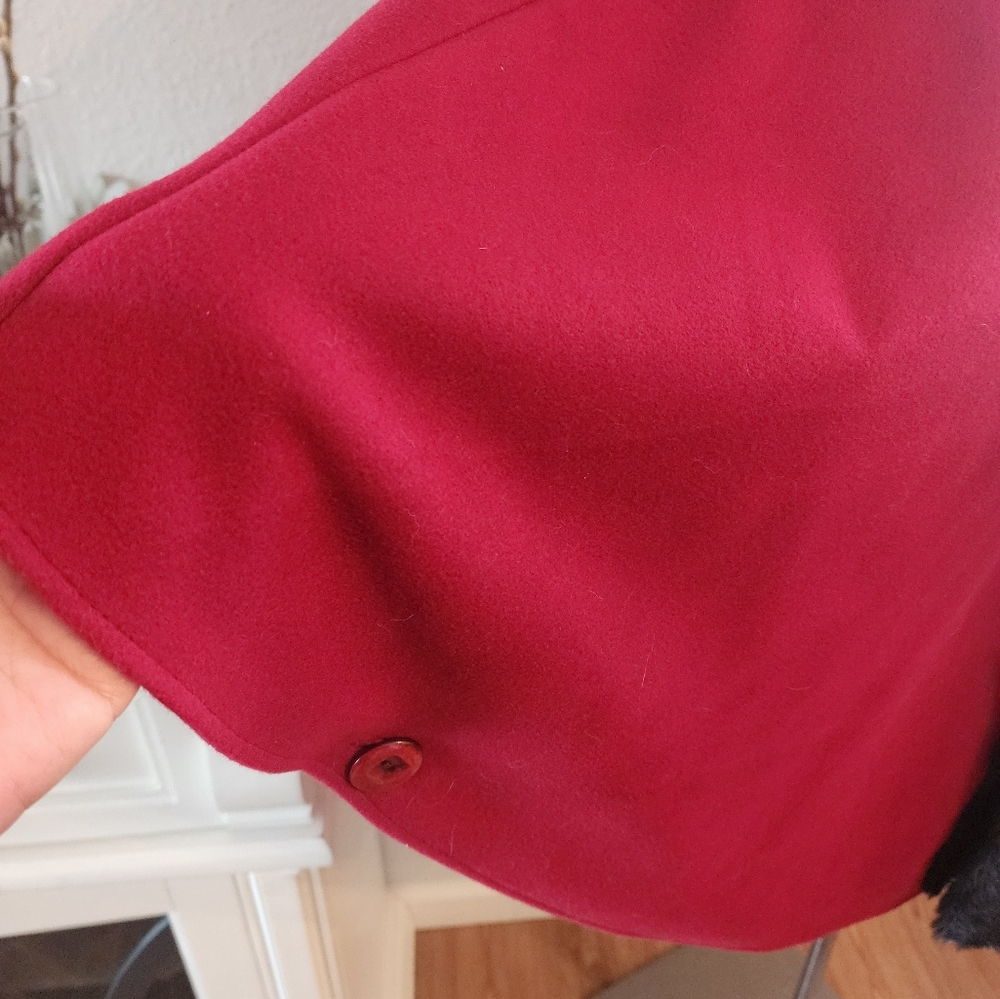 Pretencii Red Hooded Cape Fully Lined Three Button Closure Size L  NWT - Picture 7 of 7
